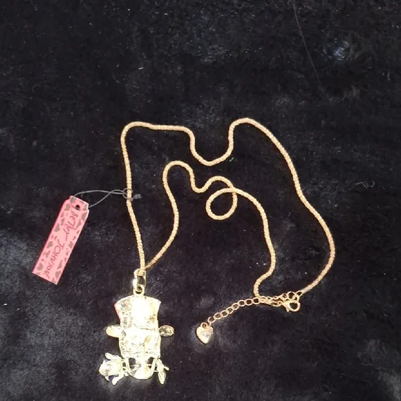 Gold Skull Pendant Necklace with Red Hat - Picture 3 of 3
